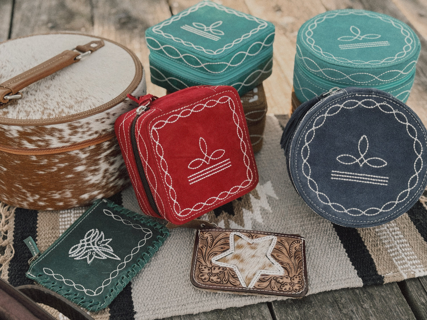 Jewelry boxes, Pouches & Accessories